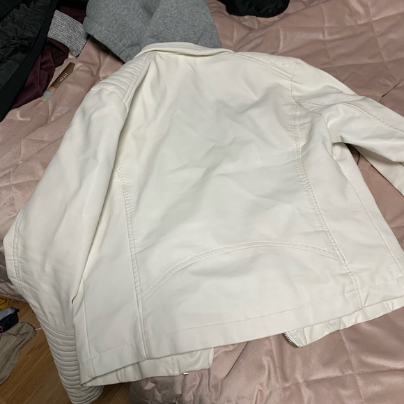 Faux leather jacket with hood - Picture 2 of 3